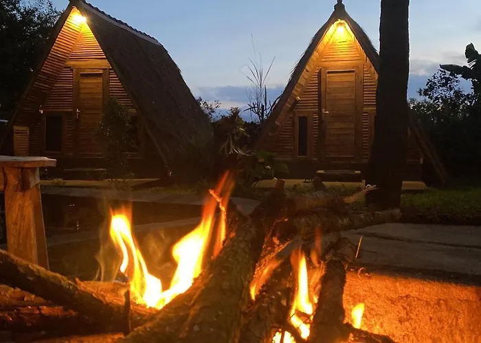 Triangle House And Hot Spring *
