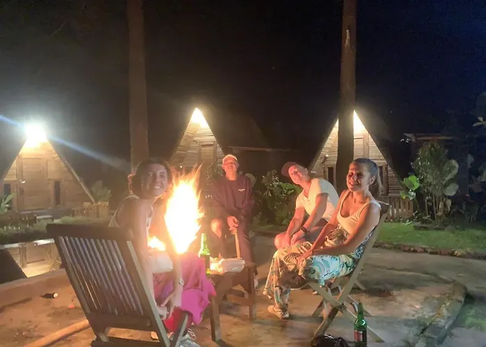 Triangle House And Hot Spring Kintamani