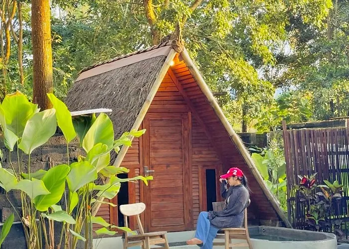 Triangle House And Hot Spring *
