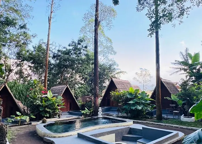 Triangle House And Hot Spring *