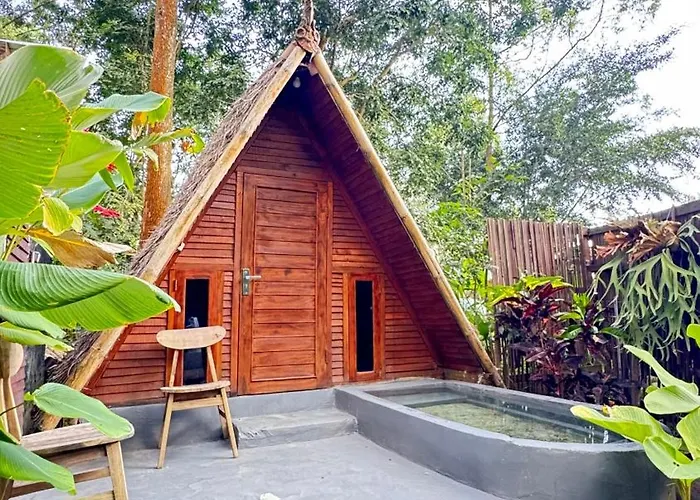 Triangle House And Hot Spring